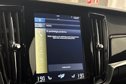 sininen Volvo V90 2018 kuva 24.