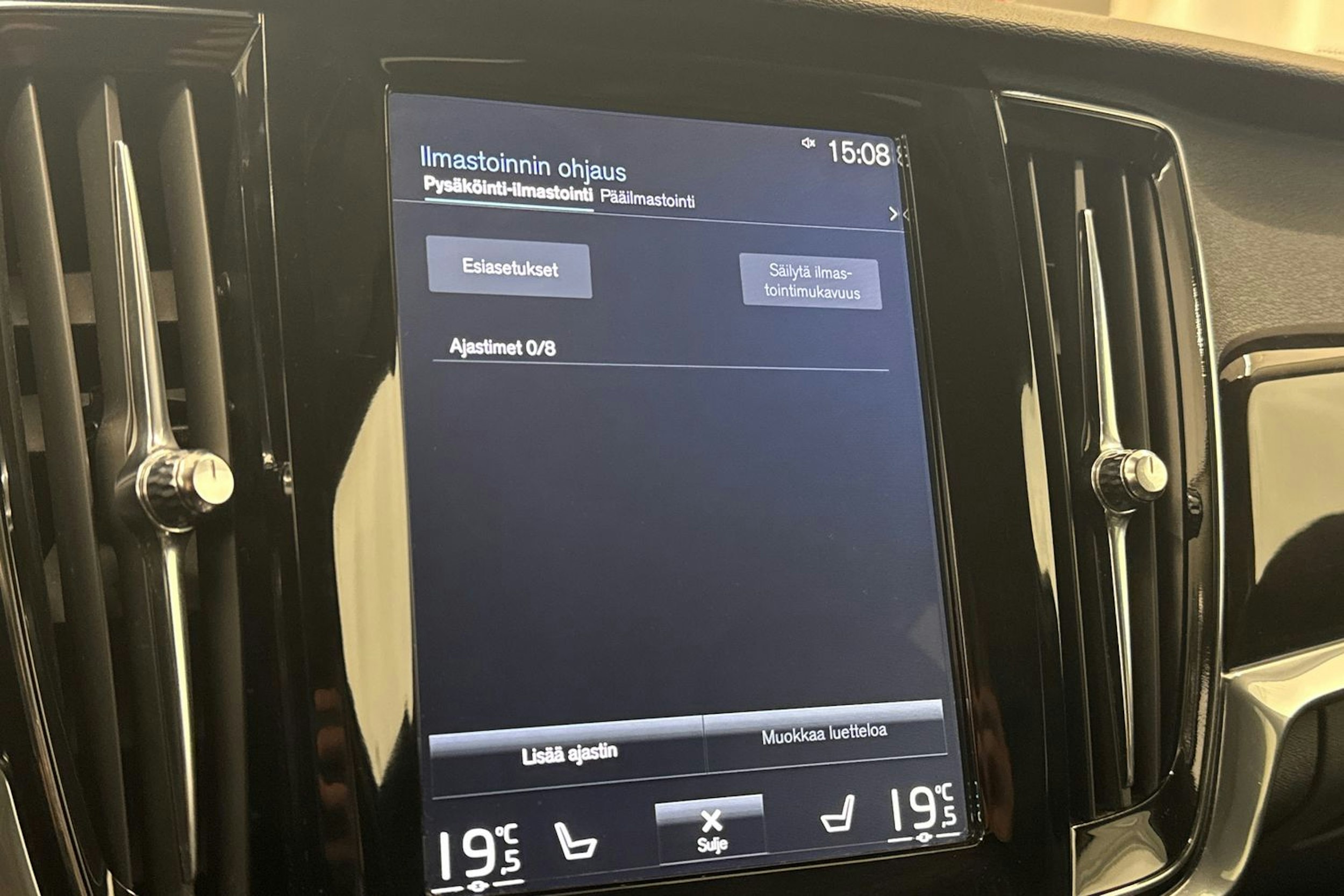 sininen Volvo V90 2018 kuva 29.