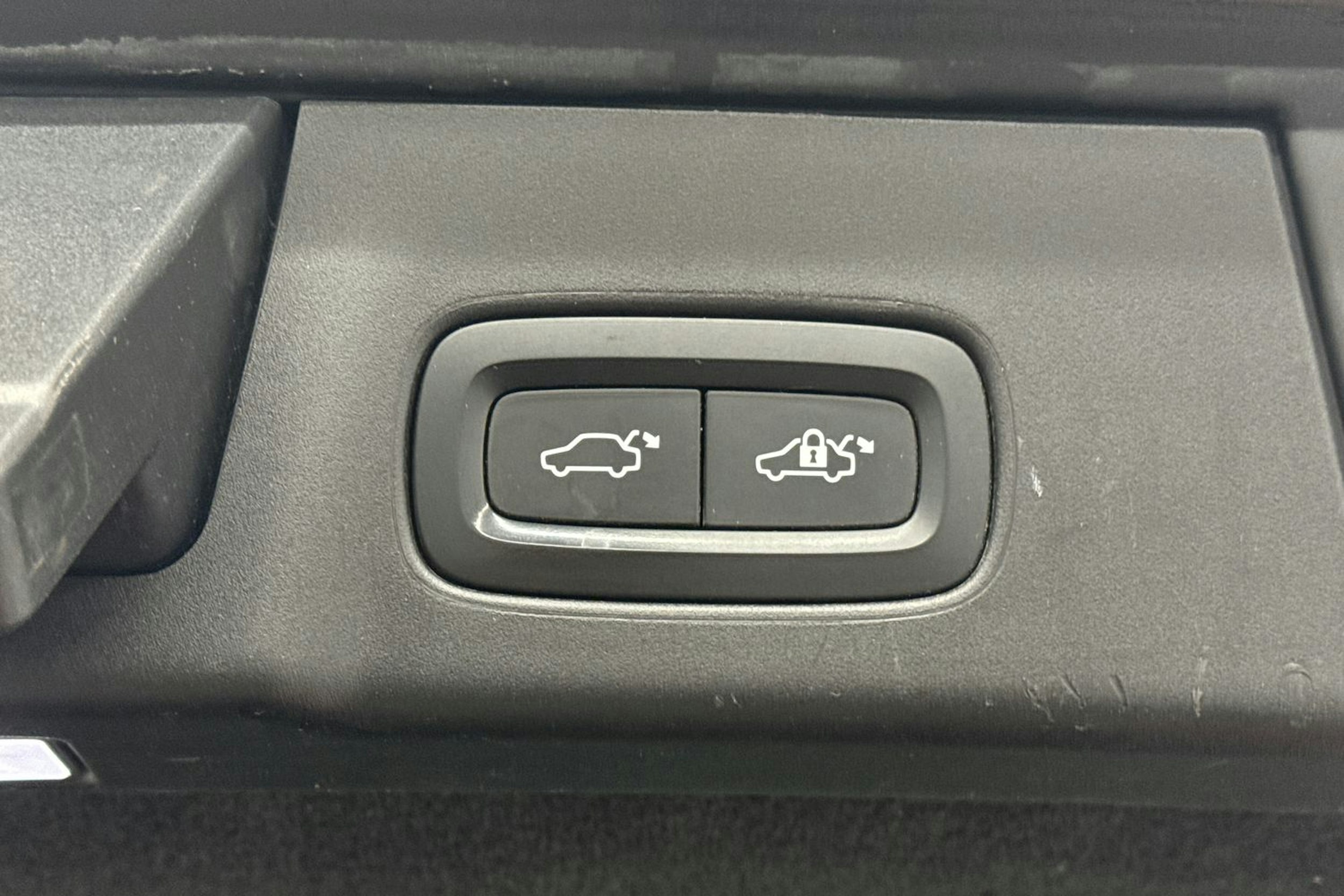 sininen Volvo V90 2018 kuva 33.
