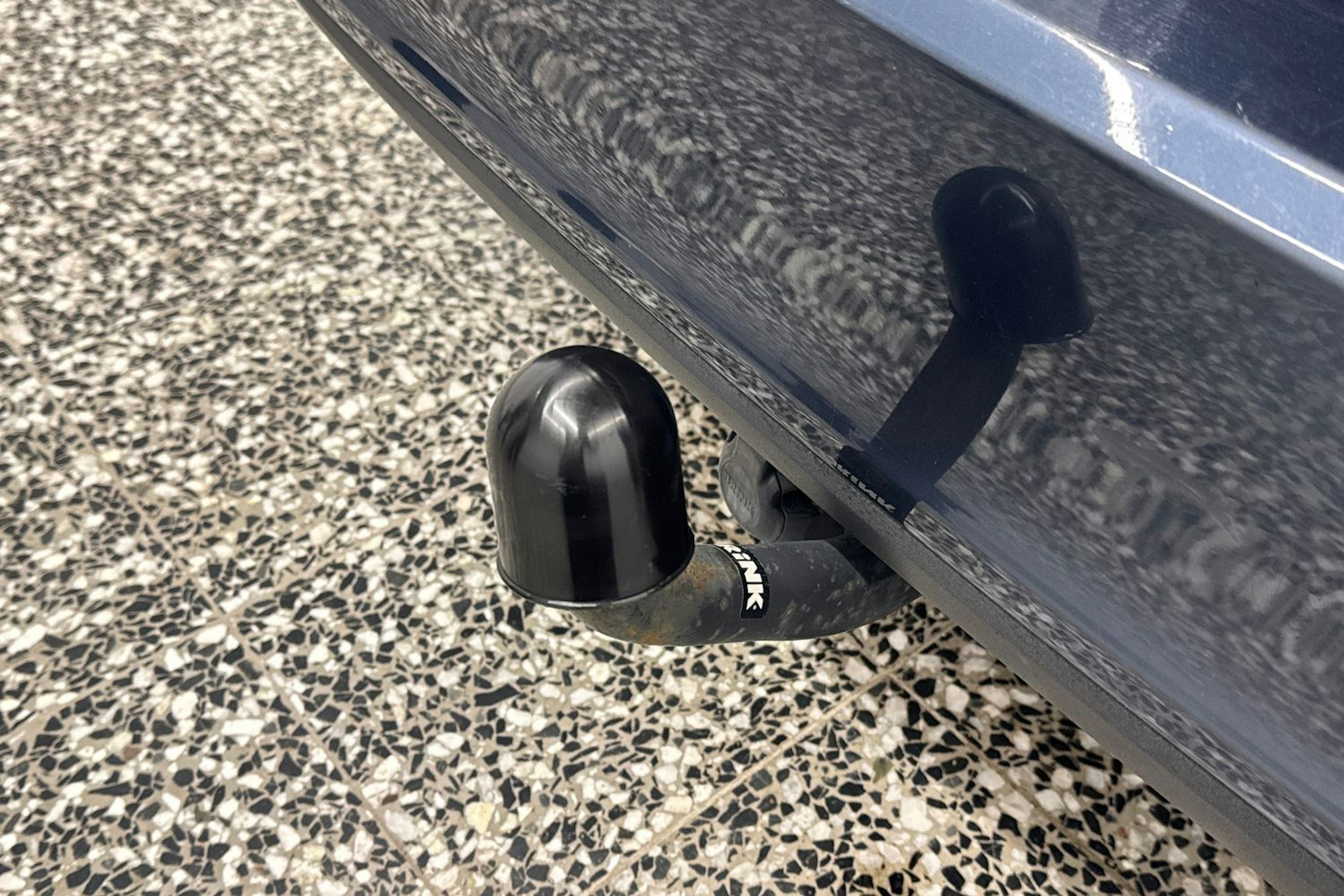 sininen Volvo V90 2018 kuva 34.