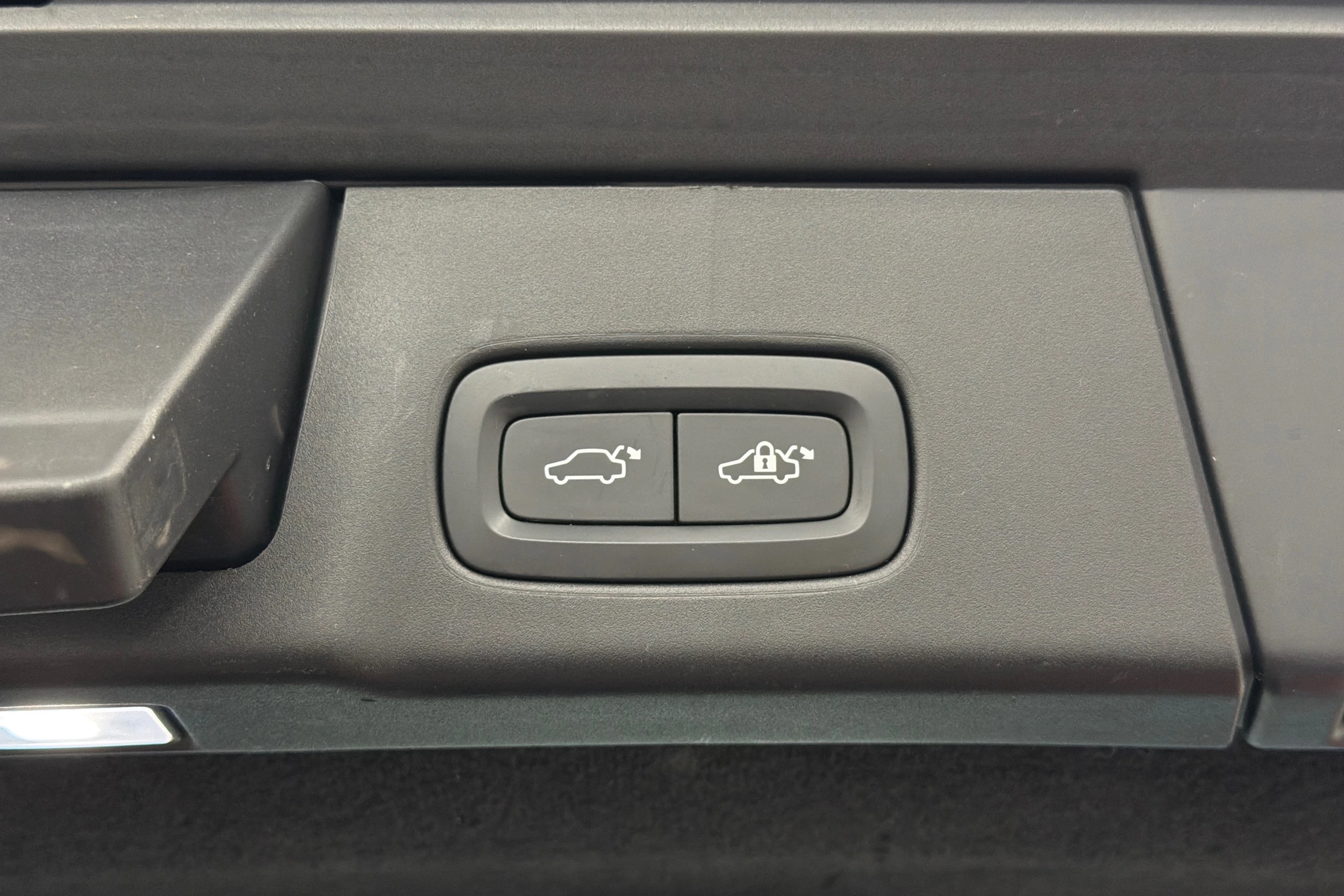 valkoinen Volvo V90 2018 kuva 12.