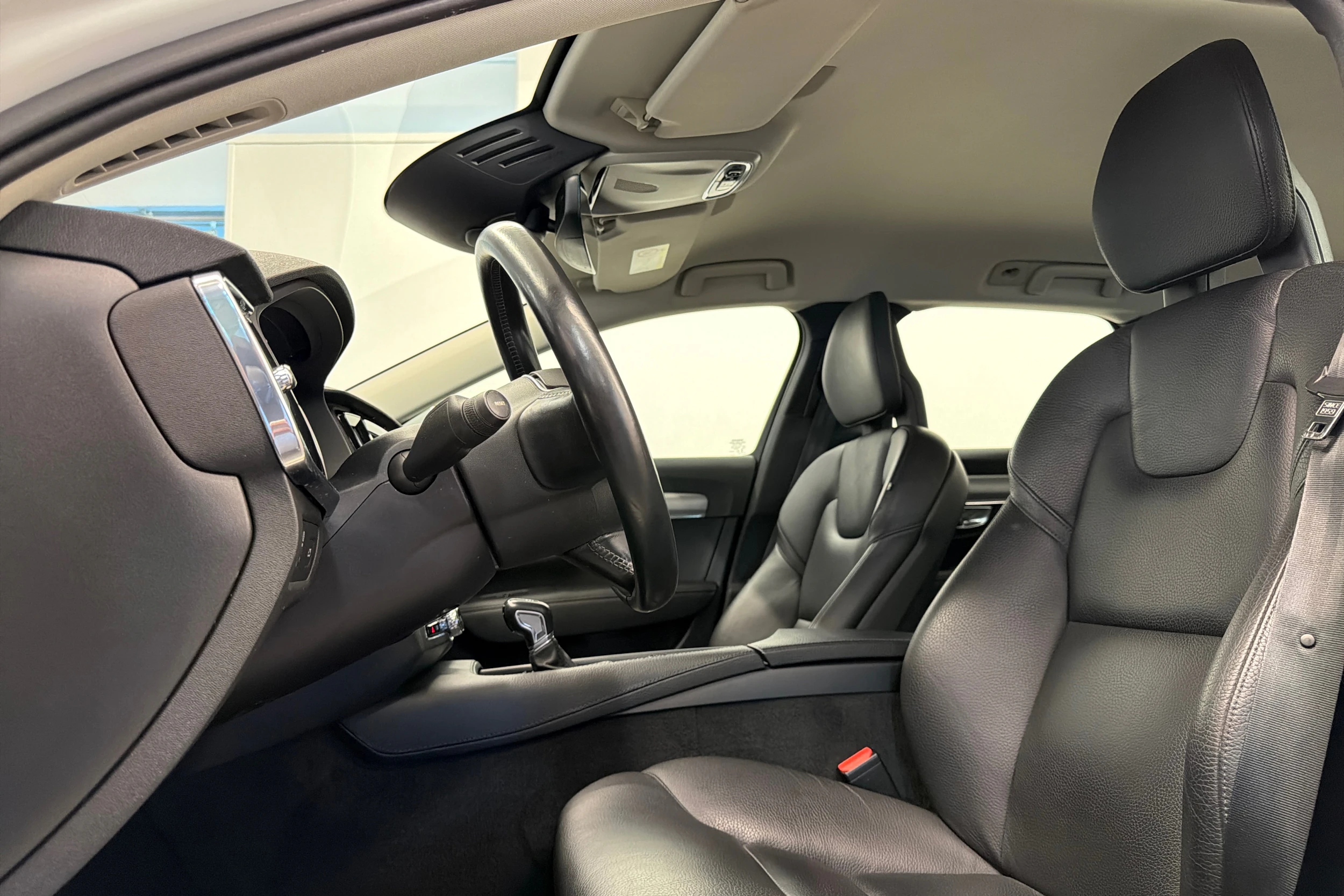 valkoinen Volvo V90 2018 kuva 13.