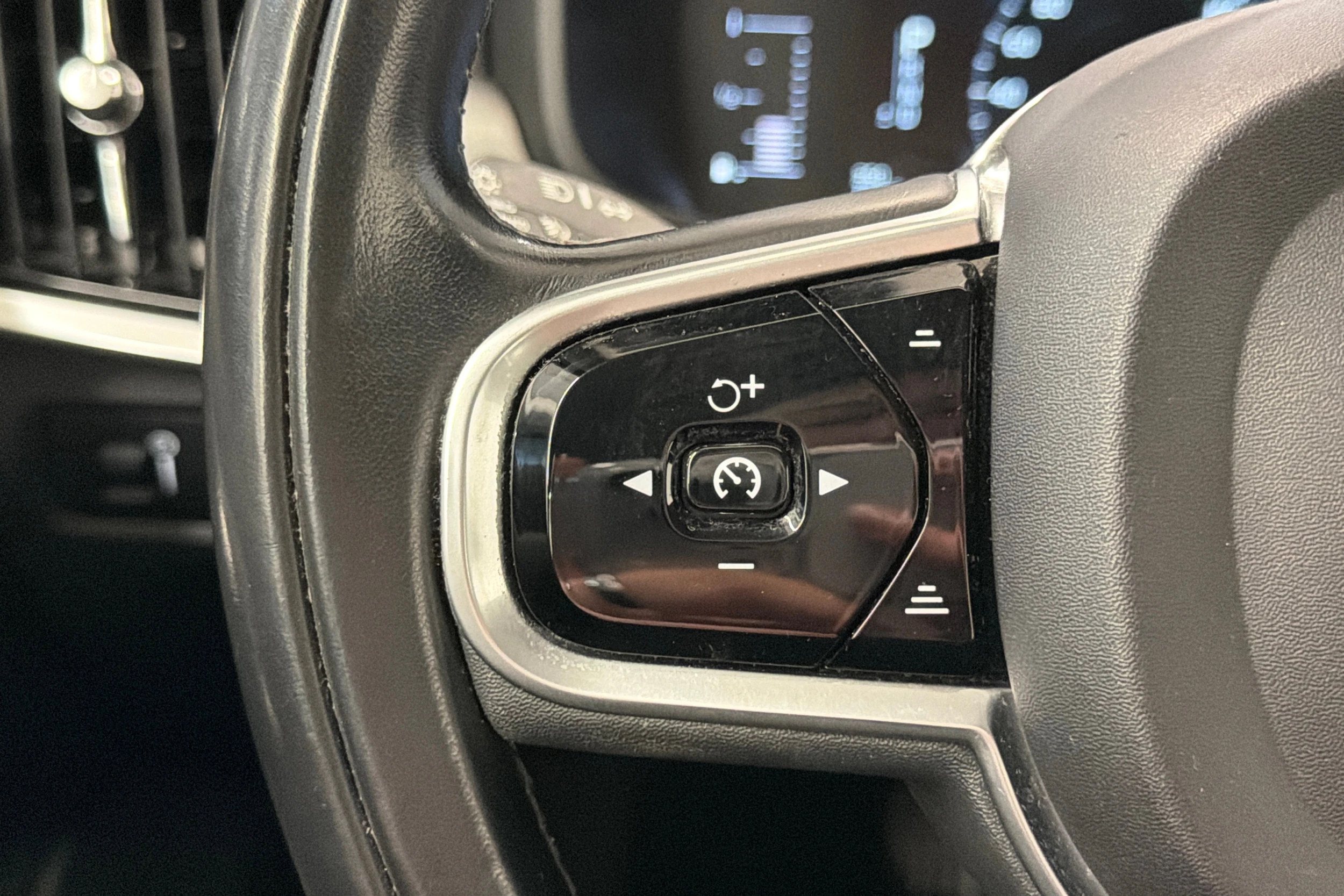 valkoinen Volvo V90 2018 kuva 15.