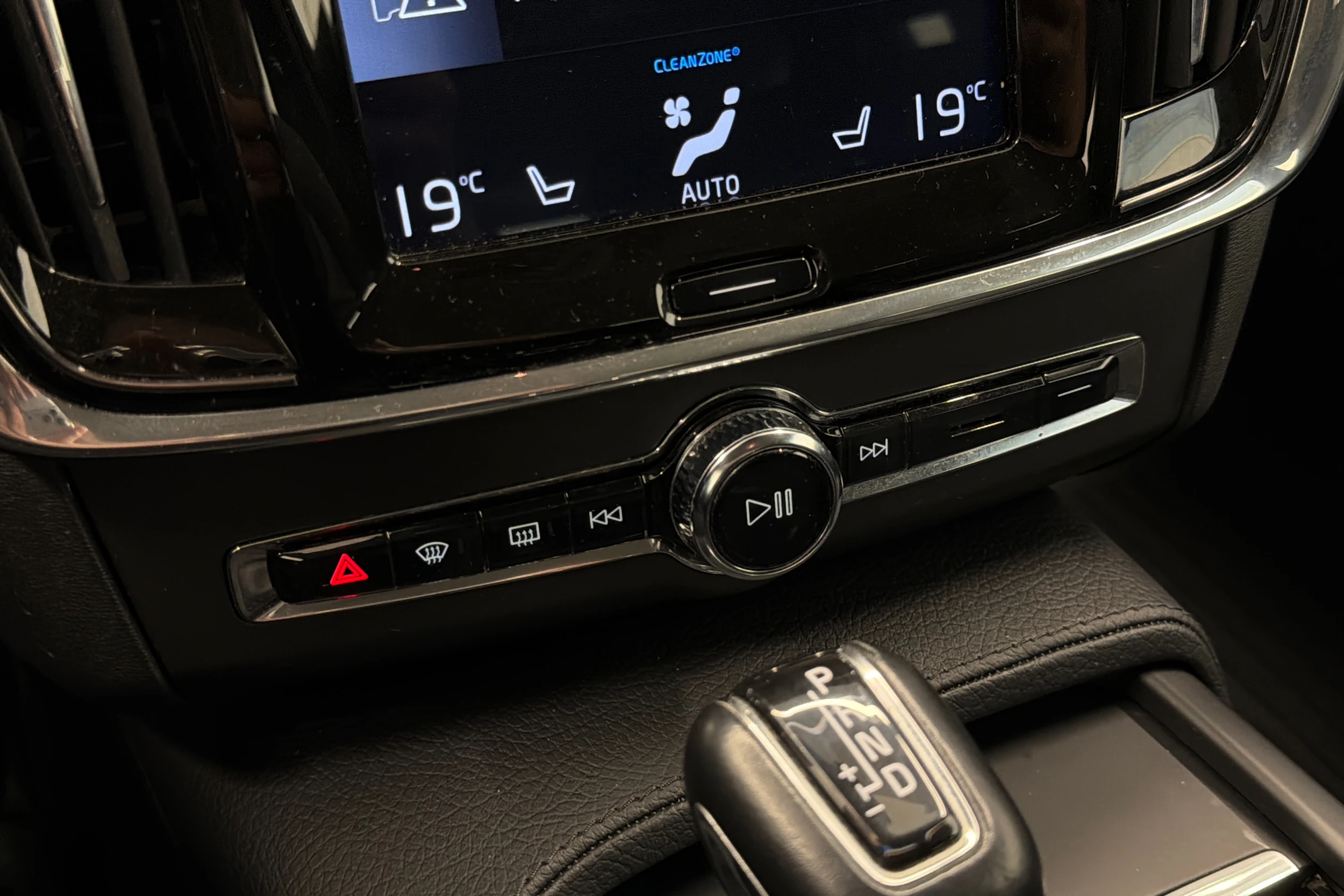 valkoinen Volvo V90 2018 kuva 20.