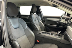 musta Volvo V90 2018 kuva 7.