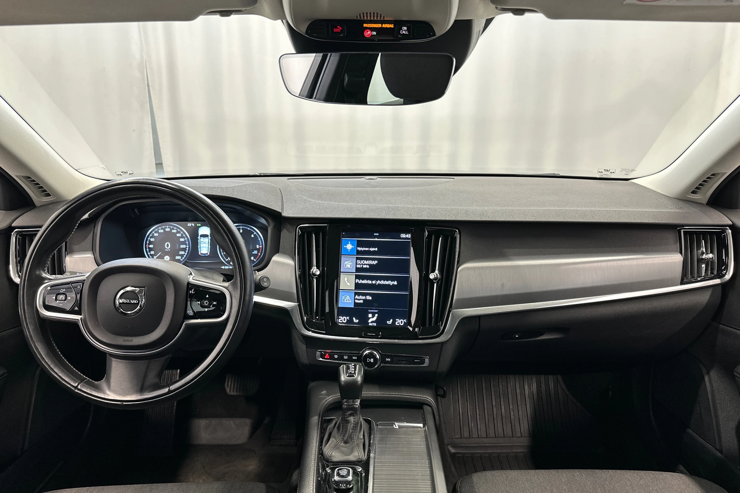 musta Volvo V90 2018 kuva 11.