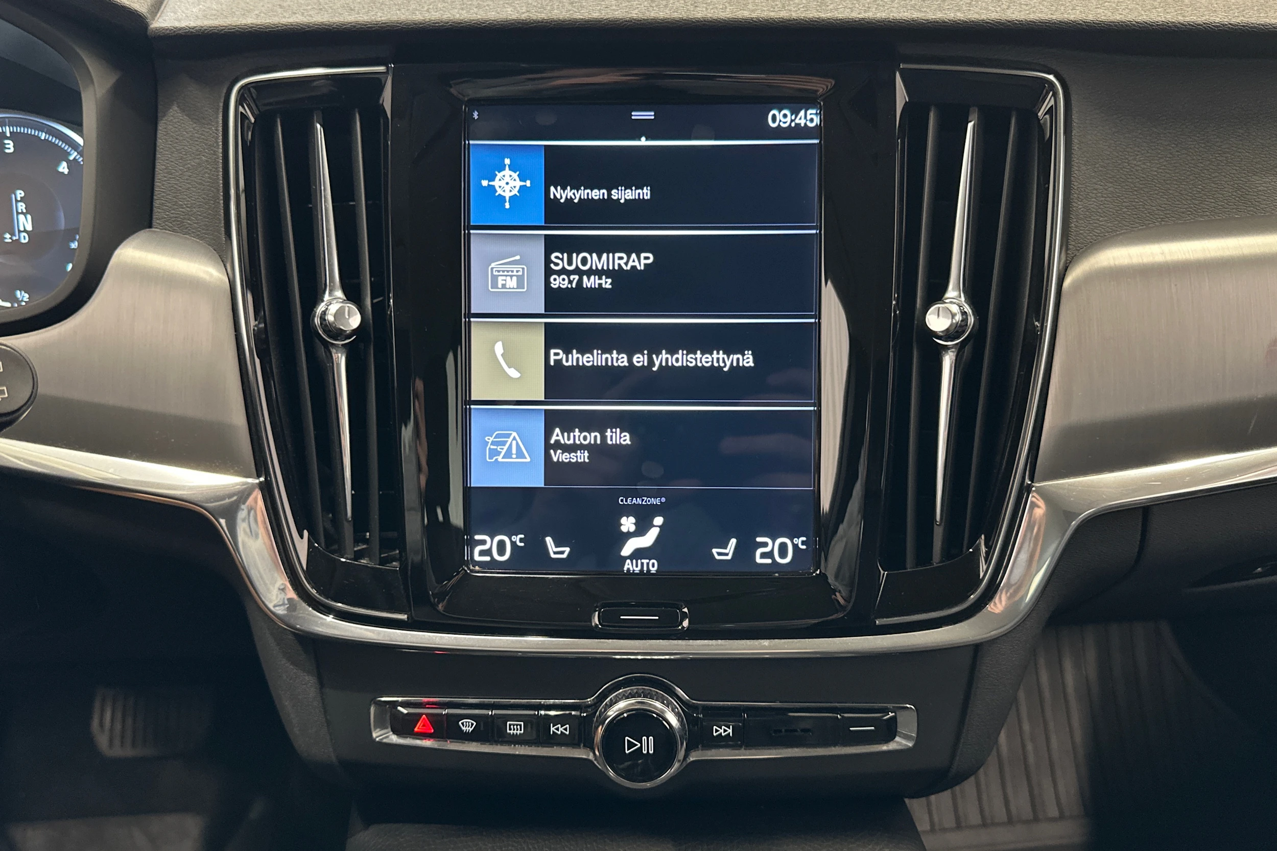 musta Volvo V90 2018 kuva 16.