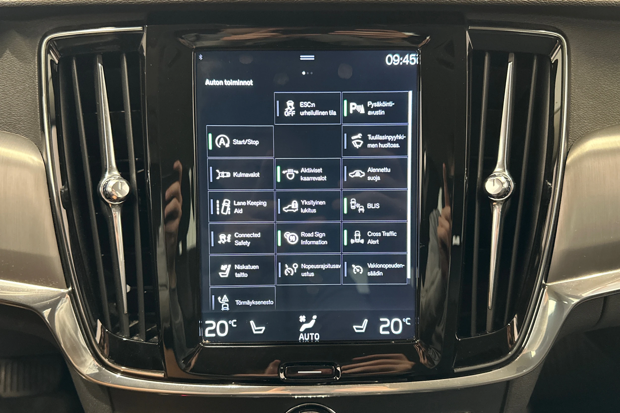 musta Volvo V90 2018 kuva 18.