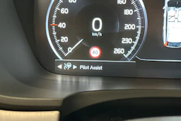 musta Volvo V90 2018 kuva 19.