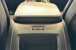 musta Volvo V90 2018 kuva 25.