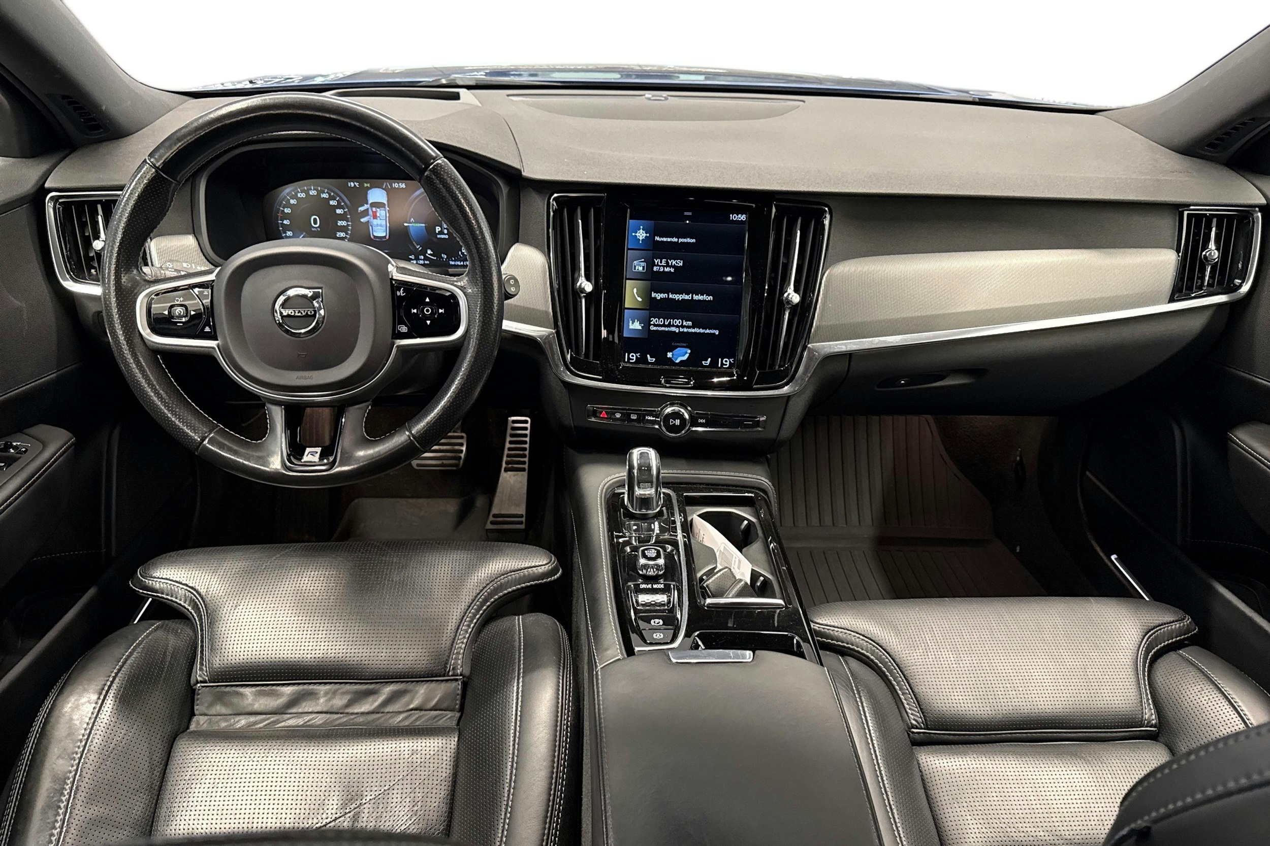 sininen Volvo V90 2018 kuva 9.