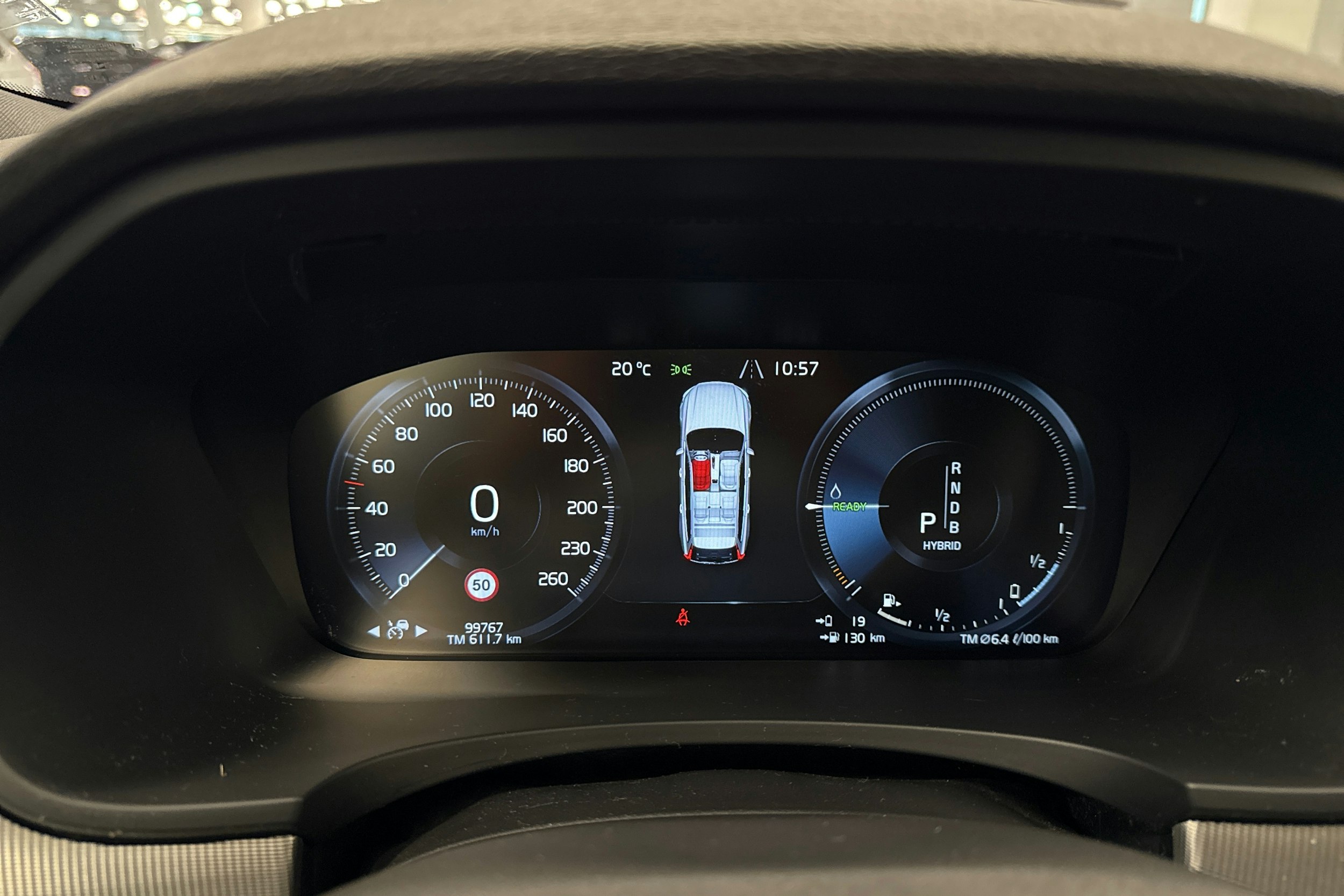 sininen Volvo V90 2018 kuva 14.