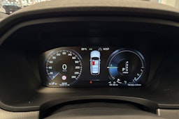 sininen Volvo V90 2018 kuva 14.