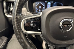 sininen Volvo V90 2018 kuva 16.