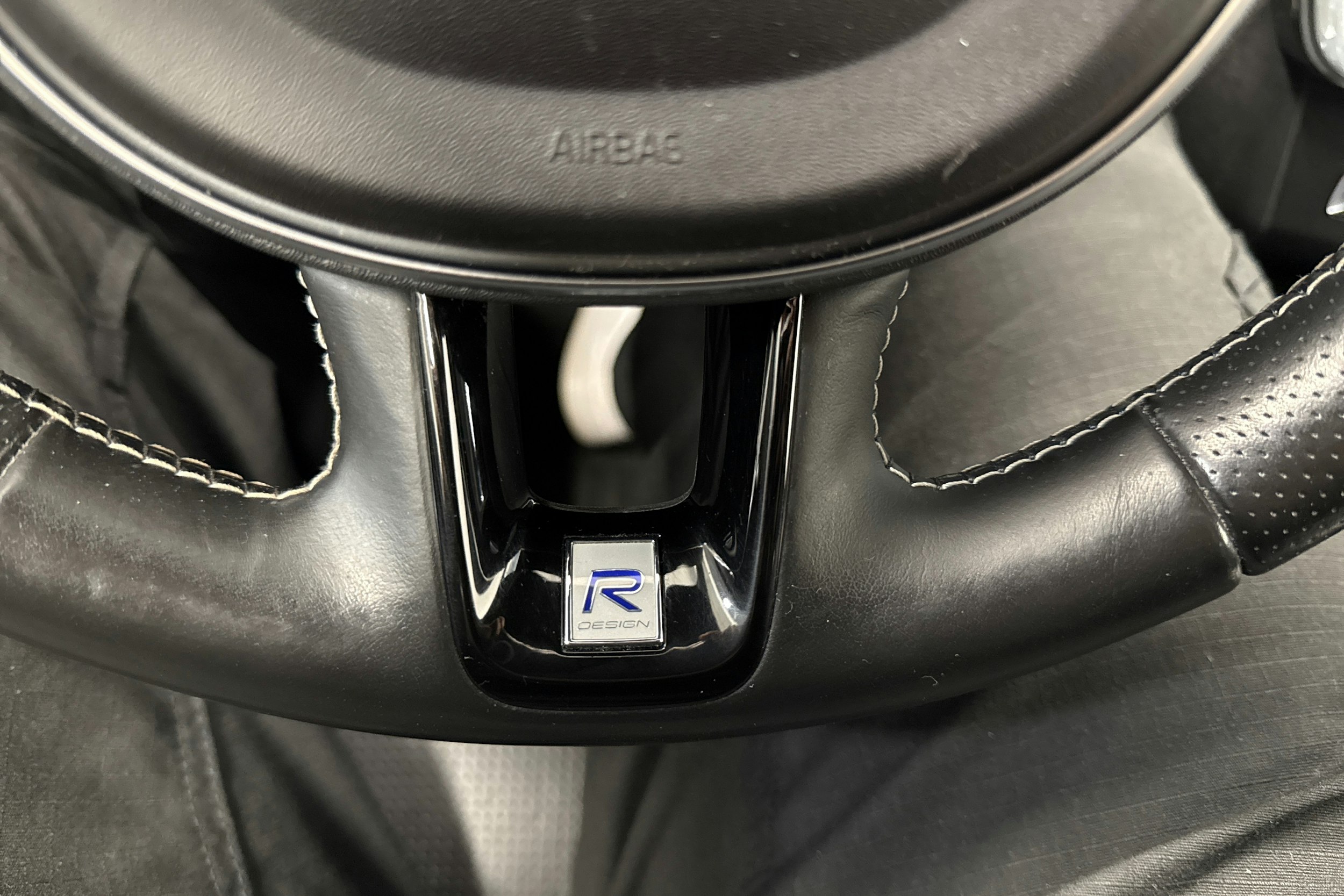 sininen Volvo V90 2018 kuva 18.