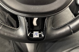 sininen Volvo V90 2018 kuva 18.
