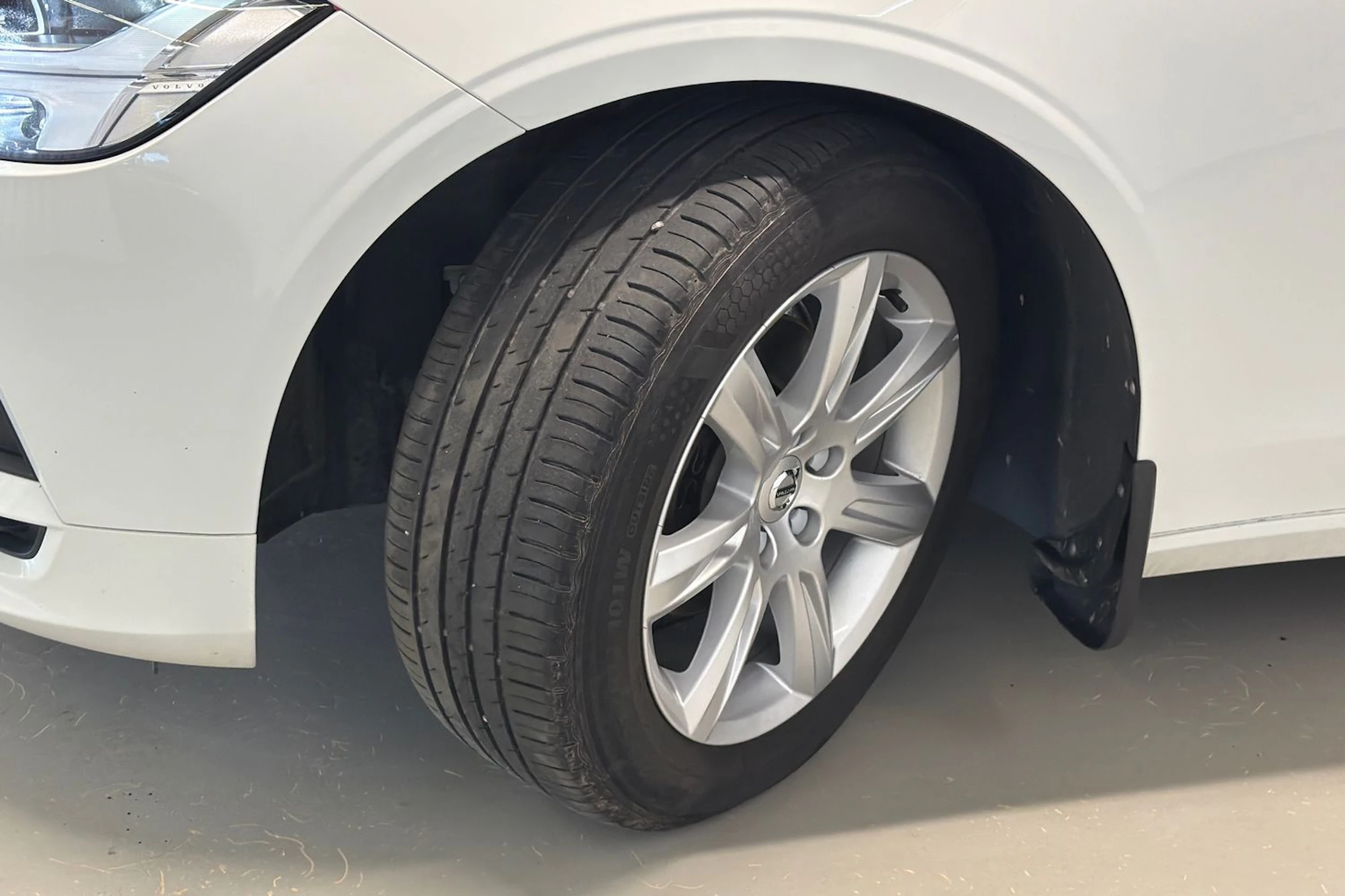 valkoinen Volvo V90 2018 kuva 10.