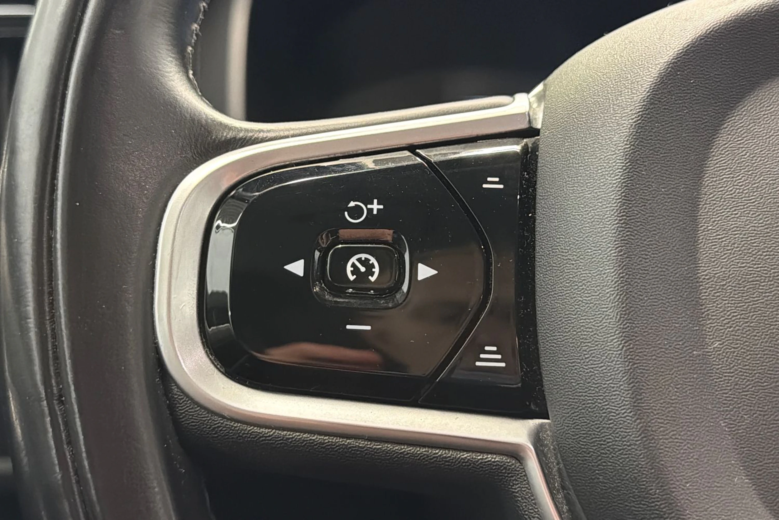valkoinen Volvo V90 2018 kuva 17.