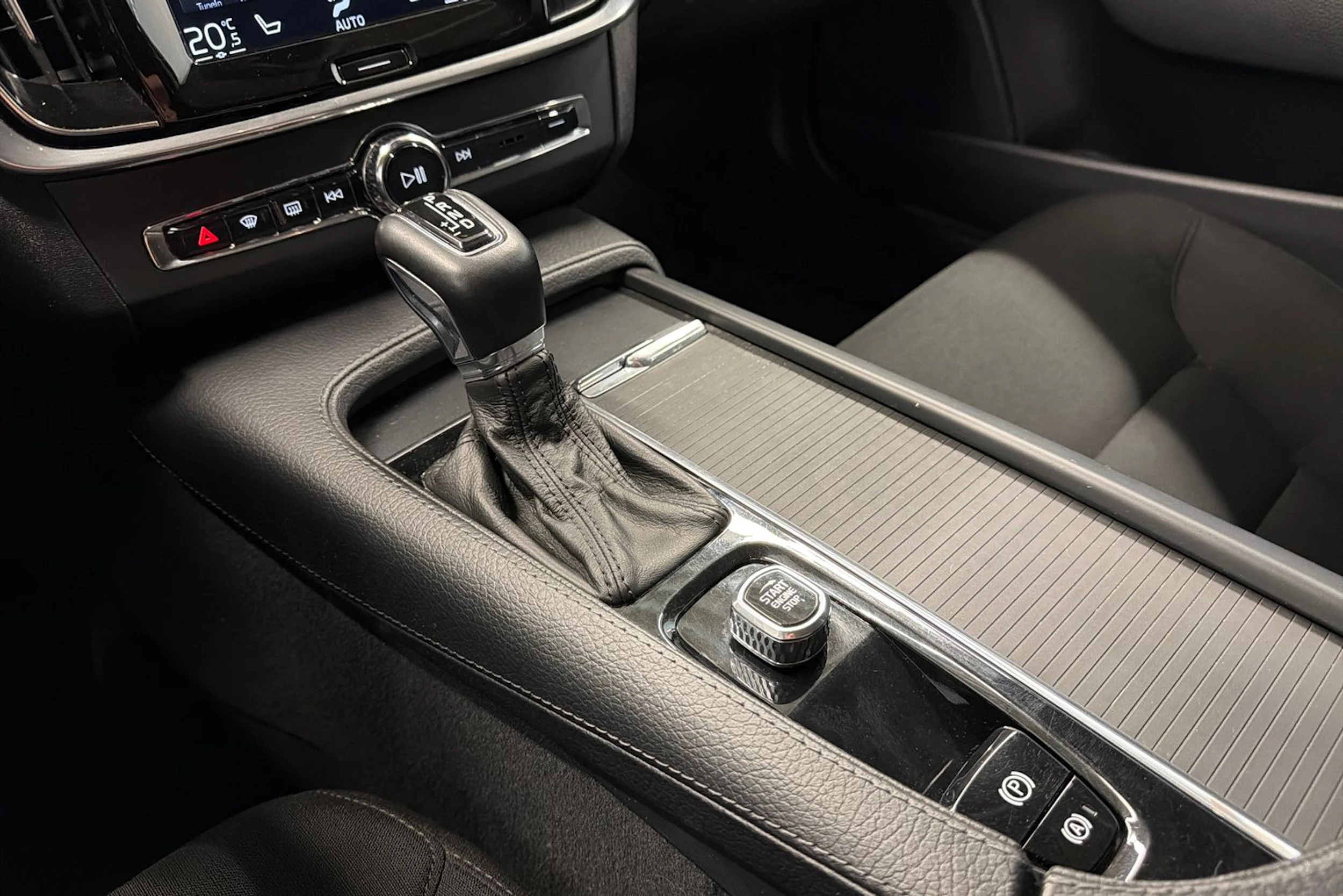 valkoinen Volvo V90 2018 kuva 19.