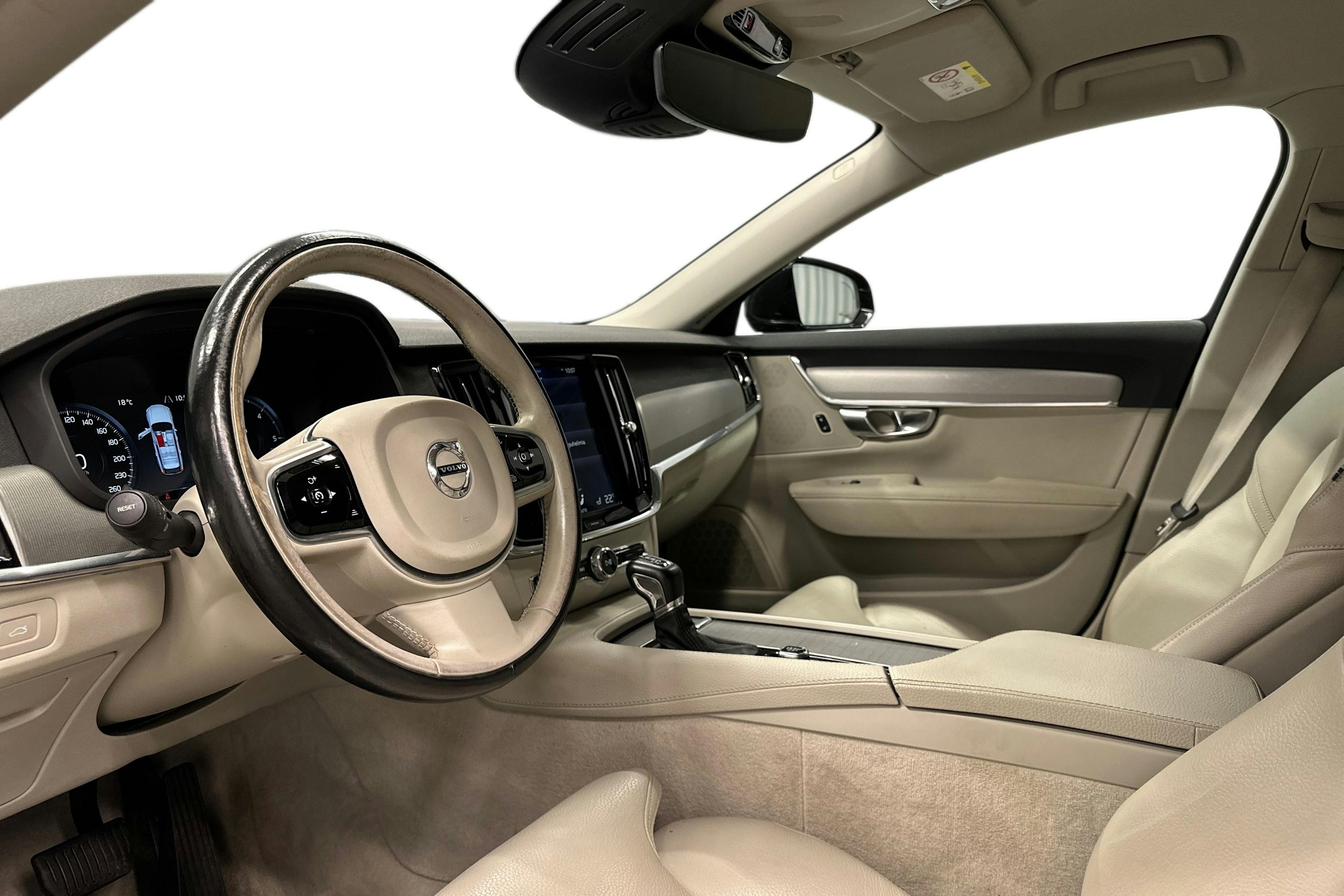musta Volvo V90 2018 kuva 6.