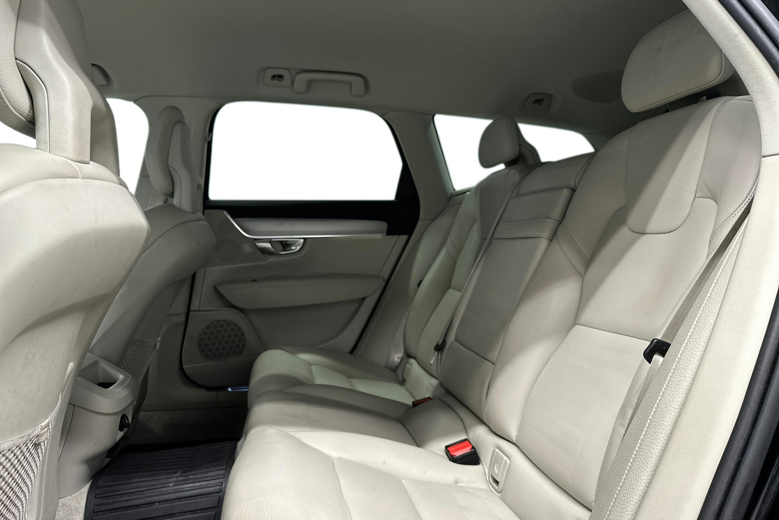 musta Volvo V90 2018 kuva 8.