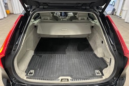 musta Volvo V90 2018 kuva 11.