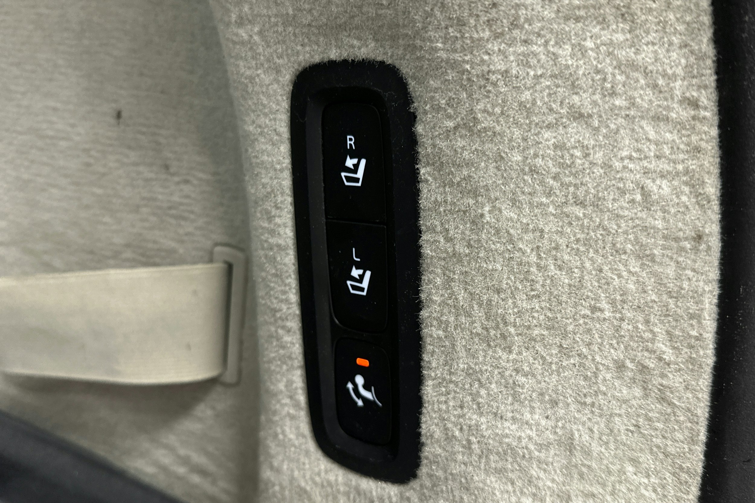 musta Volvo V90 2018 kuva 12.