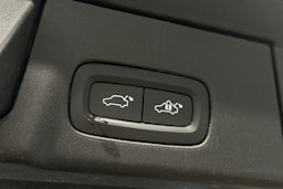 musta Volvo V90 2018 kuva 13.