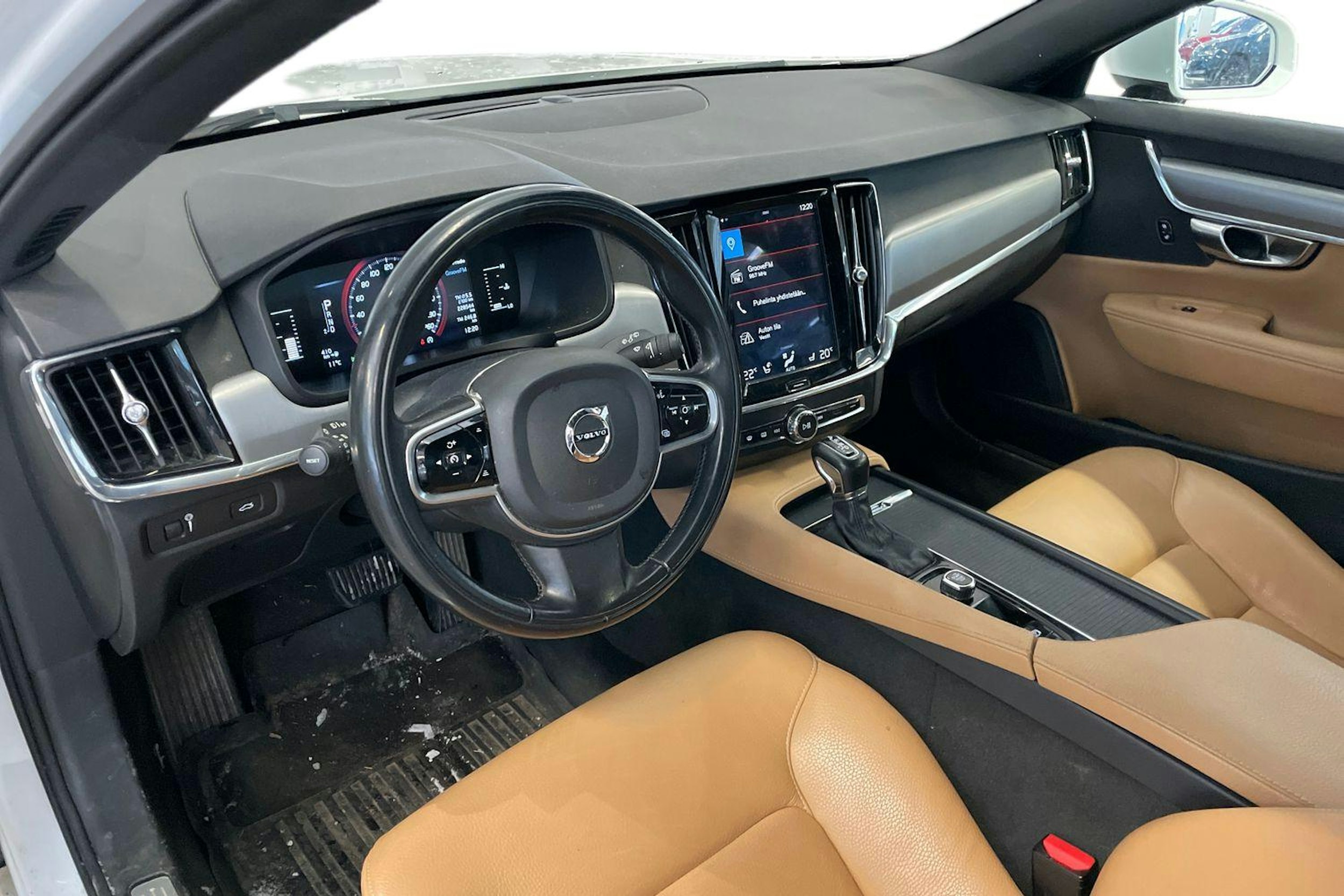 valkoinen Volvo V90 2018 kuva 3.