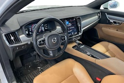 valkoinen Volvo V90 2018 kuva 3.