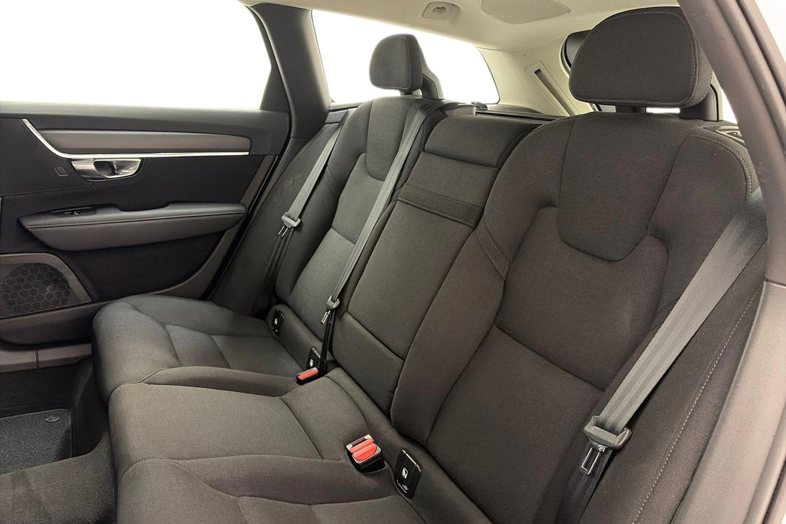 valkoinen Volvo V90 2018 kuva 8.