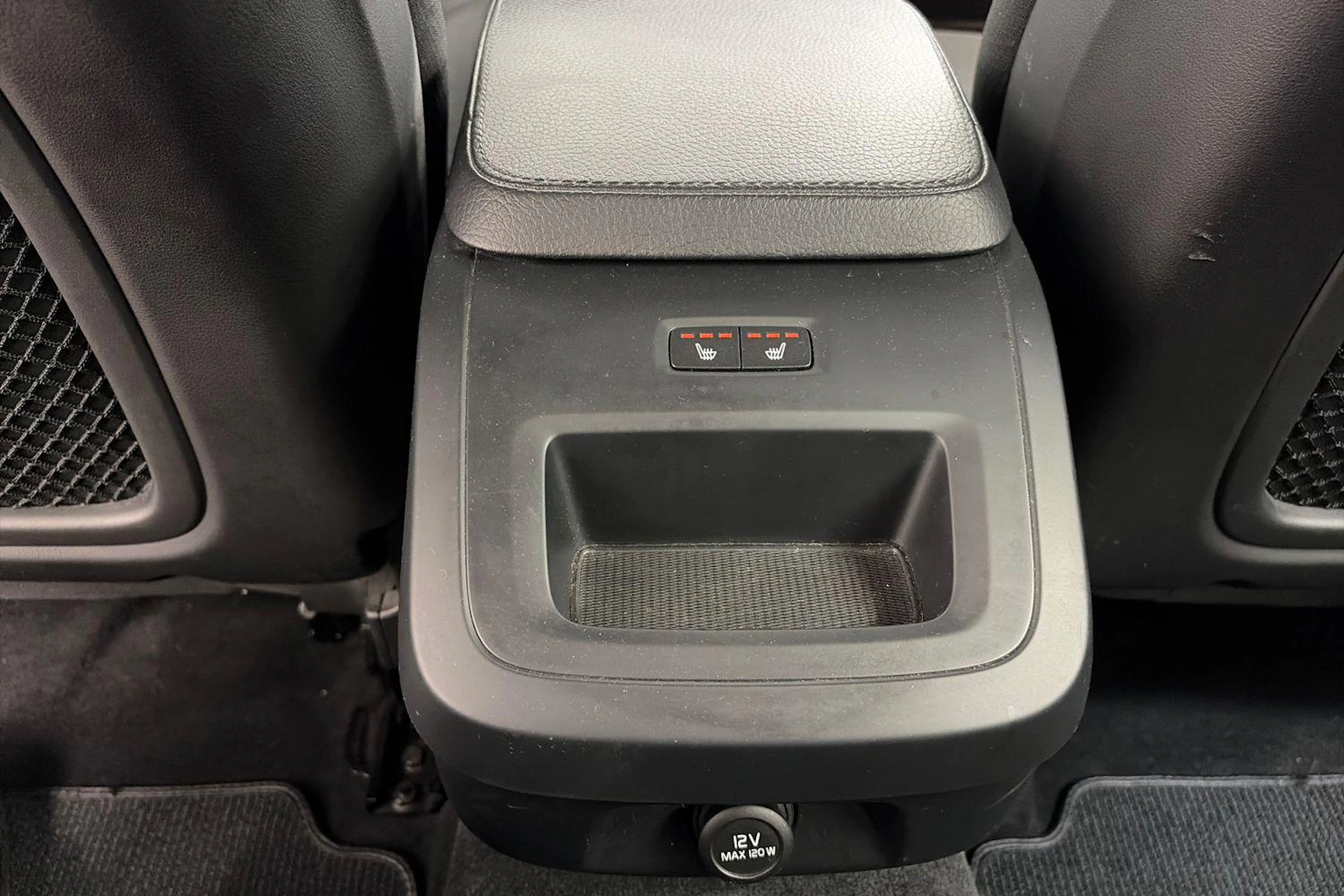 valkoinen Volvo V90 2018 kuva 9.