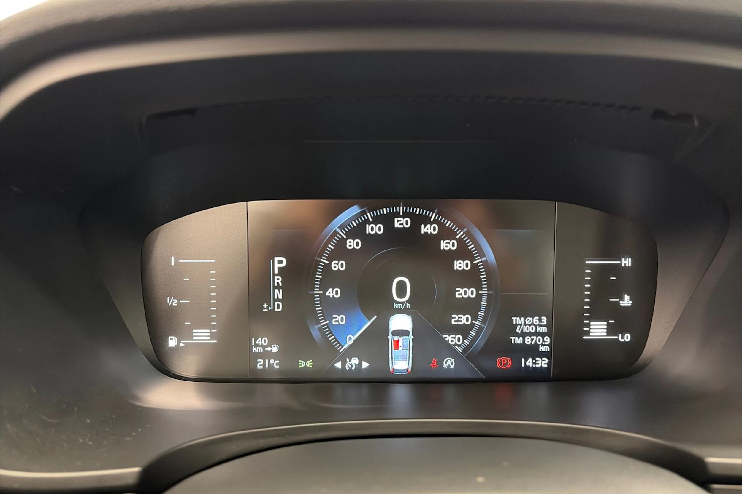 valkoinen Volvo V90 2018 kuva 16.