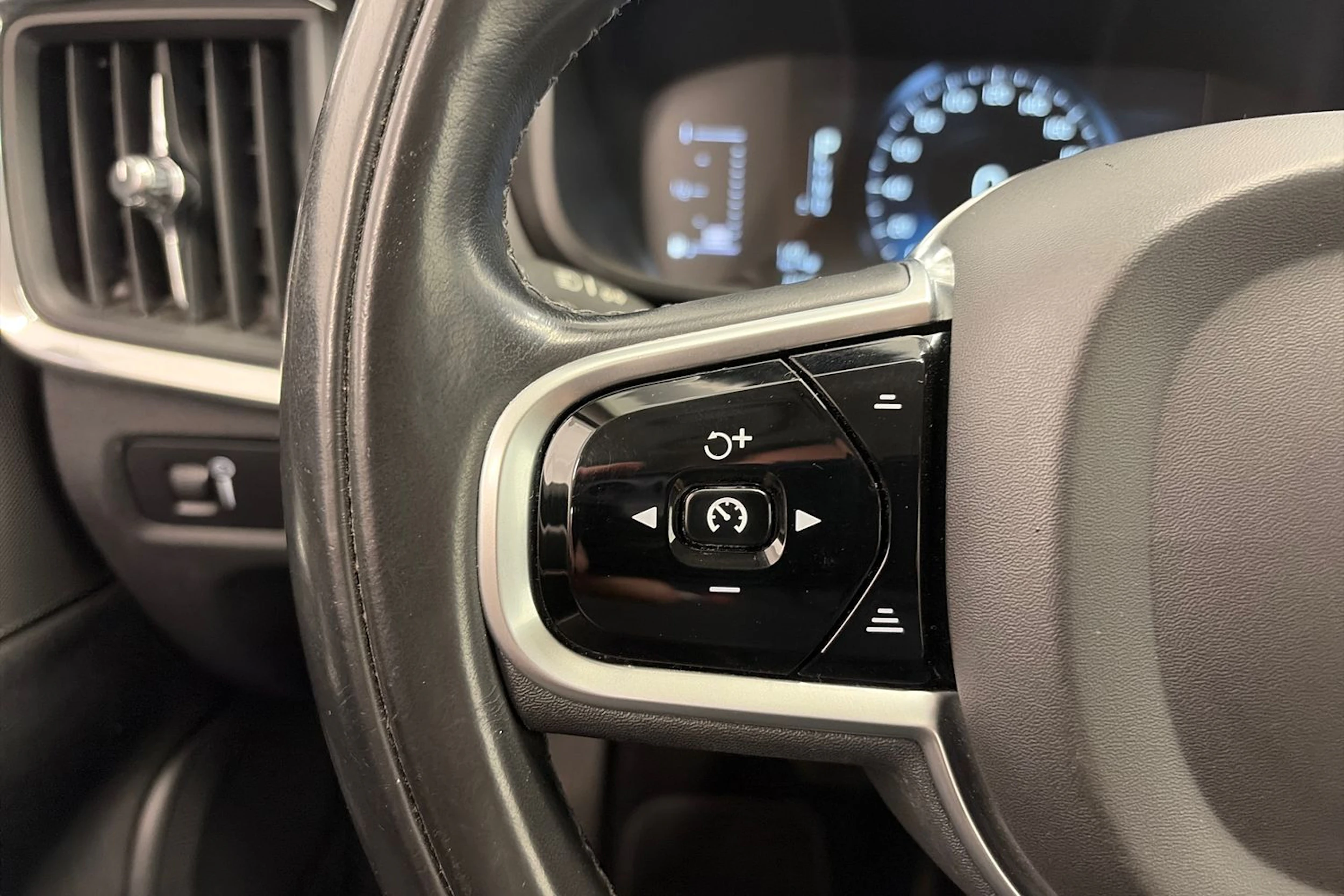 valkoinen Volvo V90 2018 kuva 17.