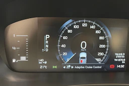 valkoinen Volvo V90 2018 kuva 20.