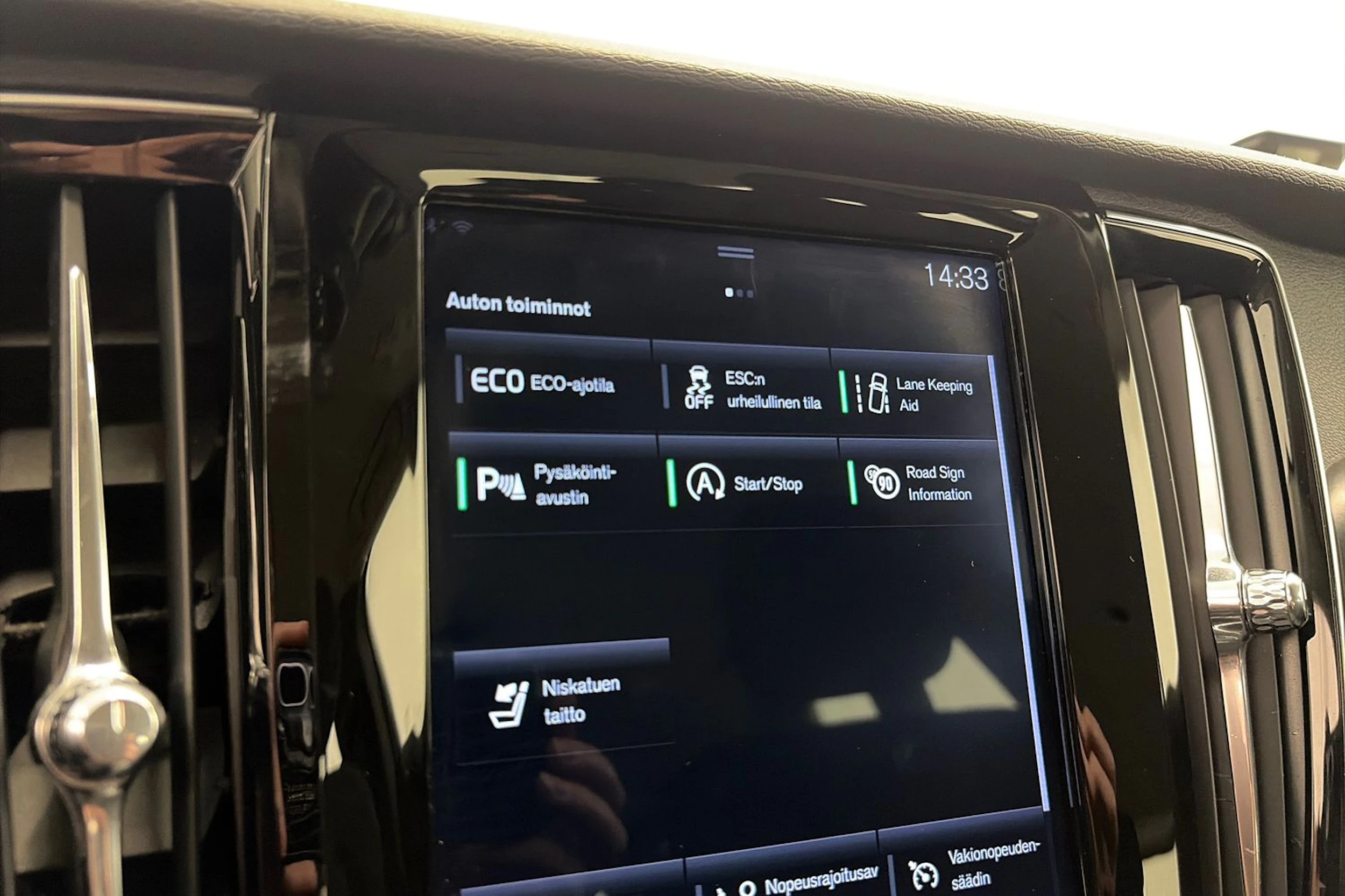 valkoinen Volvo V90 2018 kuva 21.