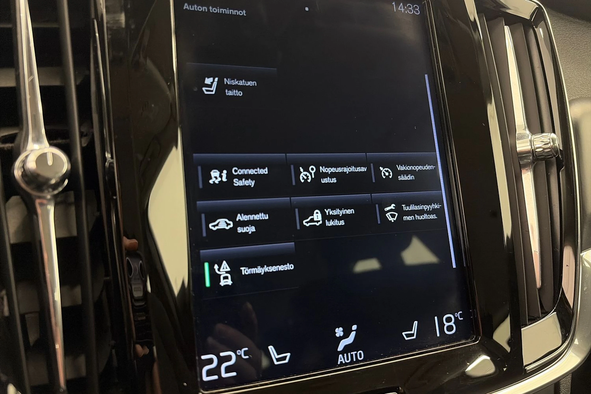 valkoinen Volvo V90 2018 kuva 22.