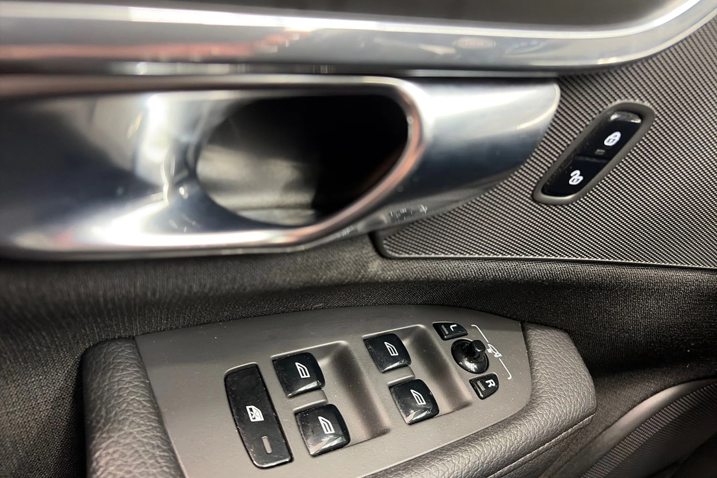 valkoinen Volvo V90 2018 kuva 28.