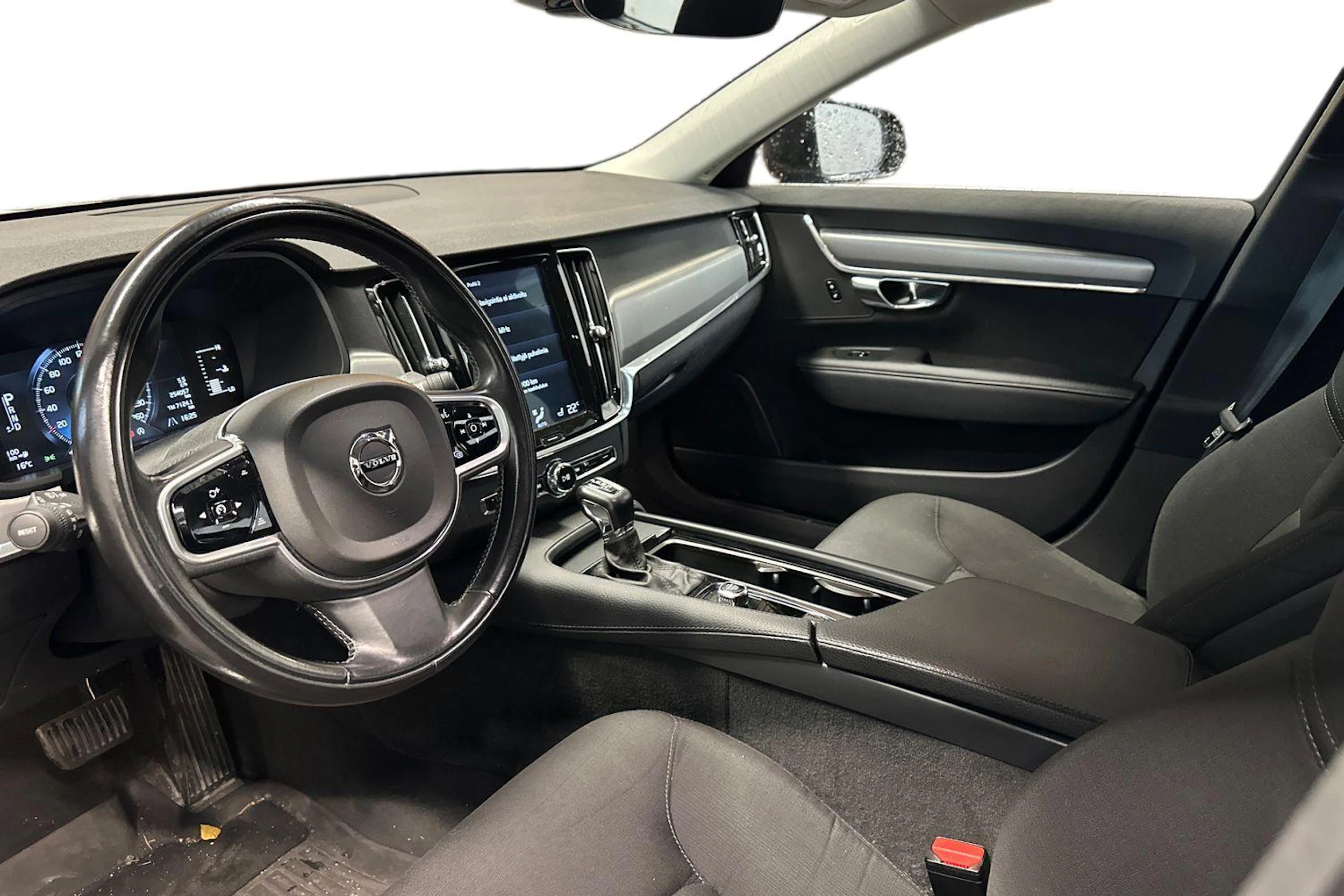musta Volvo V90 2018 kuva 3.