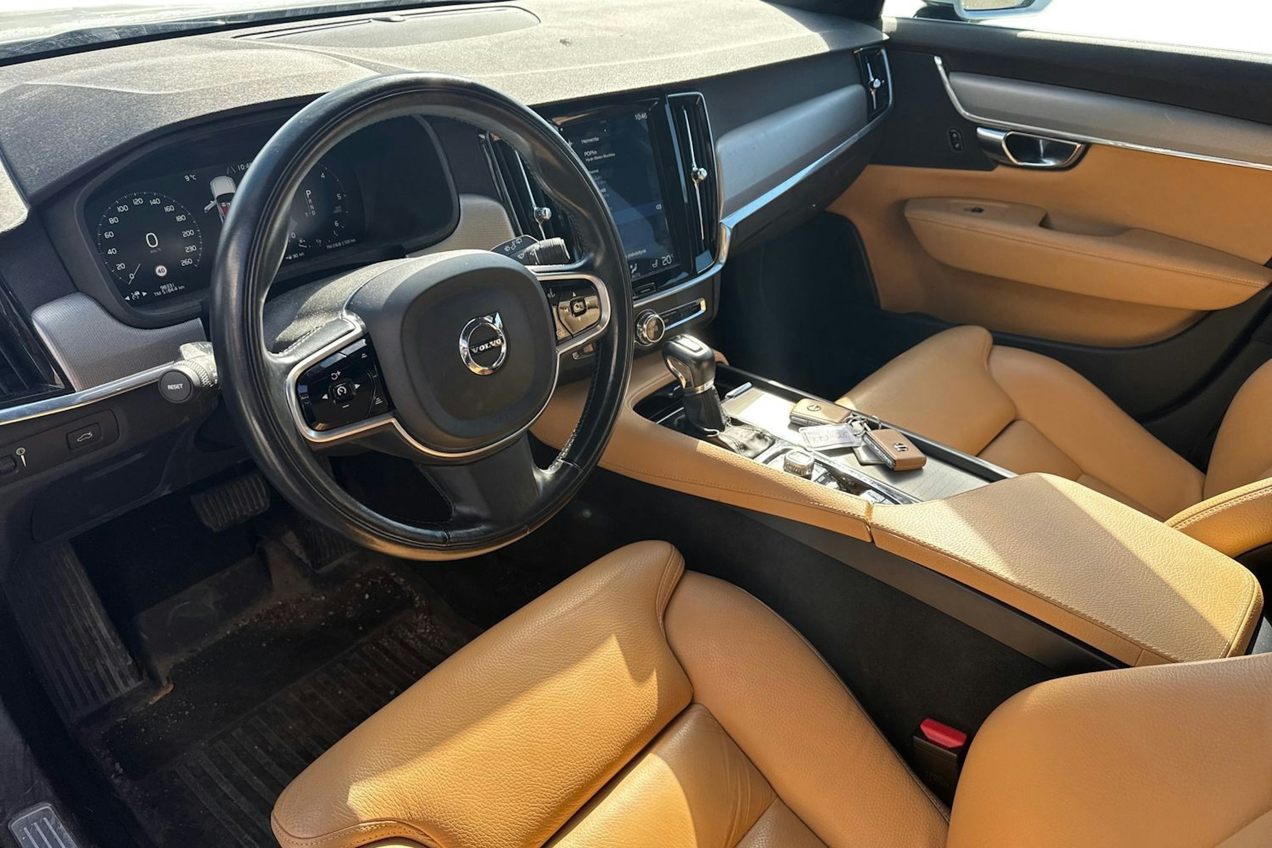 valkoinen Volvo V90 2018 kuva 3.