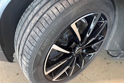 musta Volvo V90 2018 kuva 13.