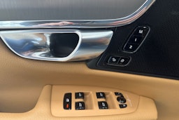 musta Volvo V90 2018 kuva 16.