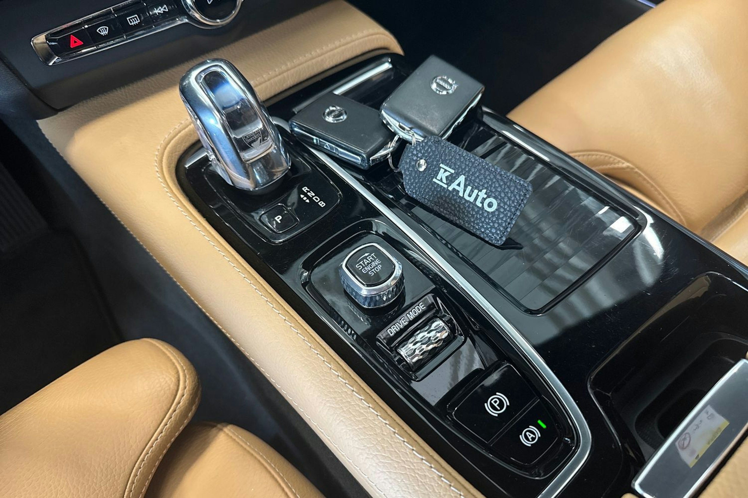 musta Volvo V90 2018 kuva 18.