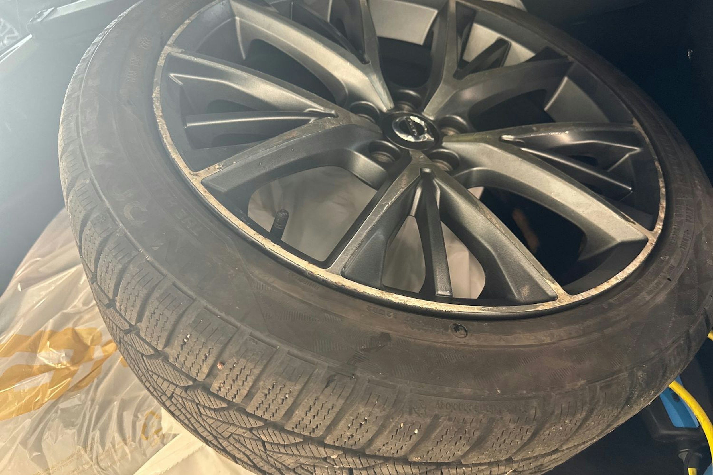 musta Volvo V90 2018 kuva 27.