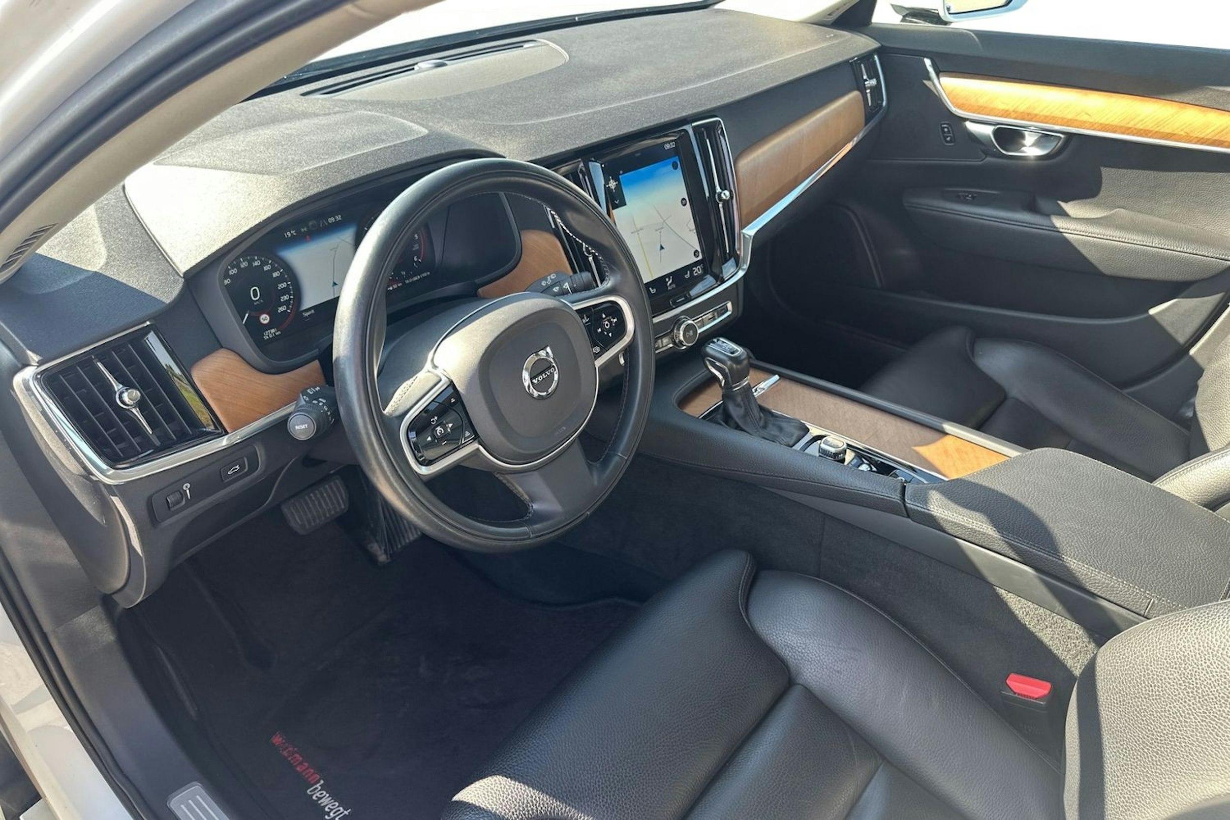 valkoinen Volvo V90 2018 kuva 7.