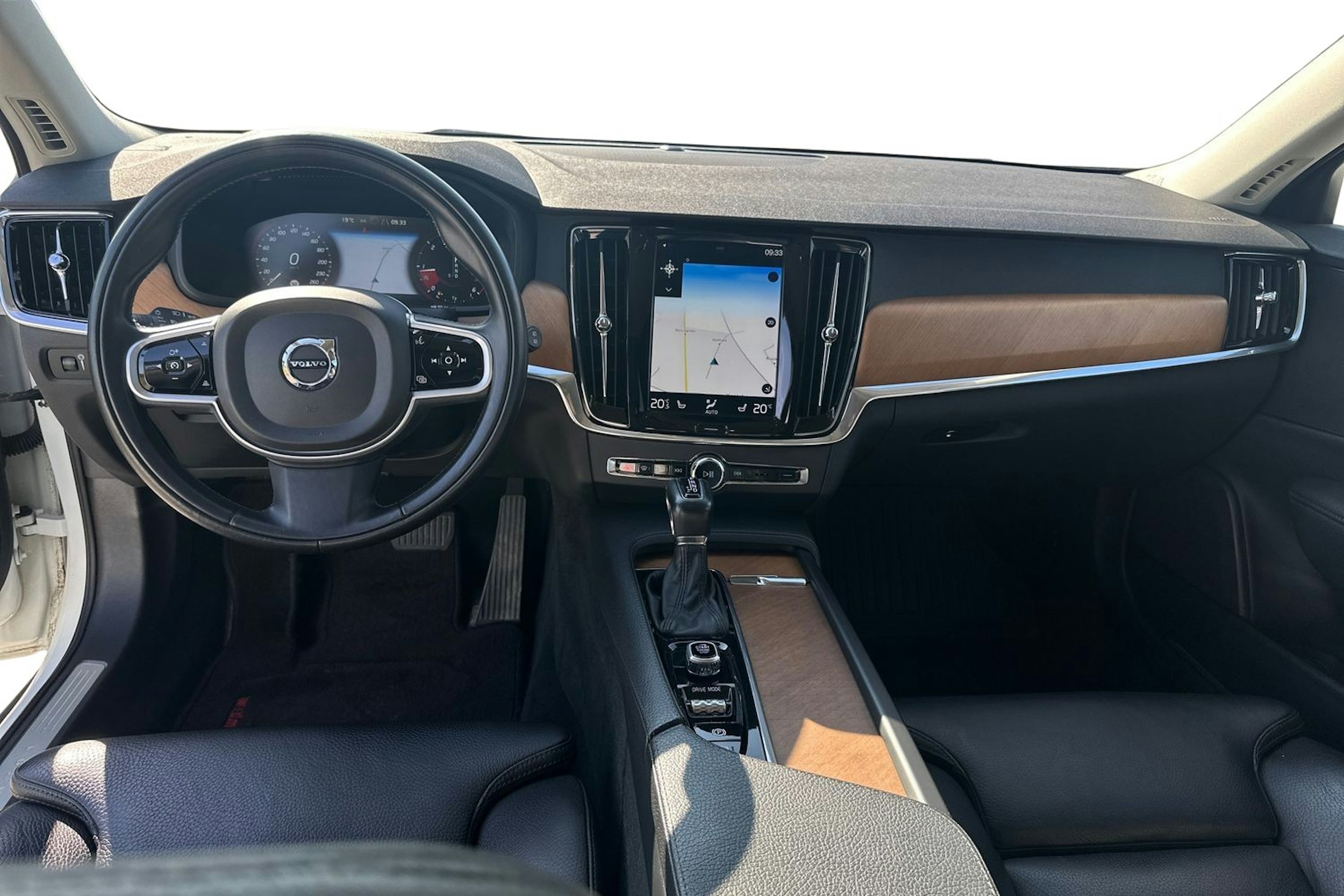 valkoinen Volvo V90 2018 kuva 9.