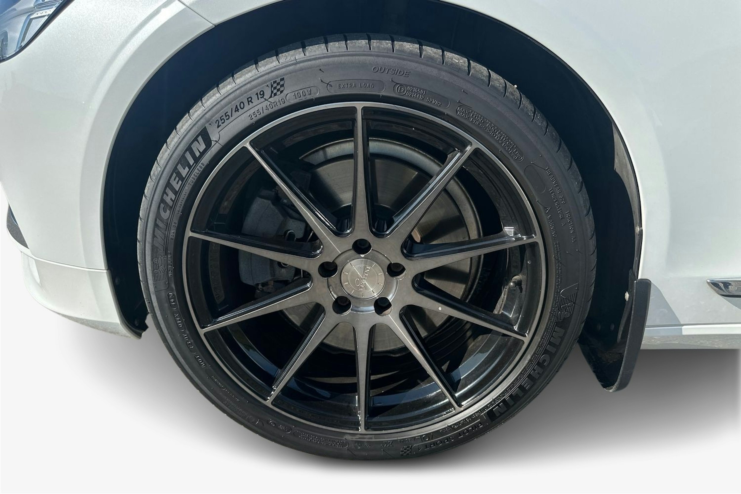 valkoinen Volvo V90 2018 kuva 11.