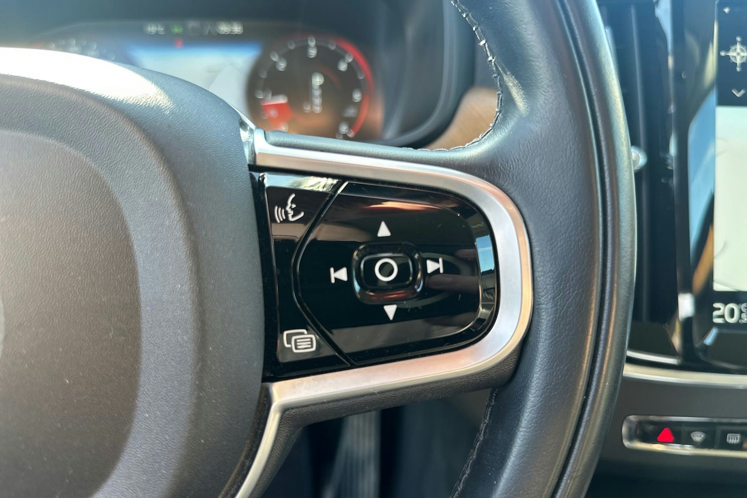 valkoinen Volvo V90 2018 kuva 16.