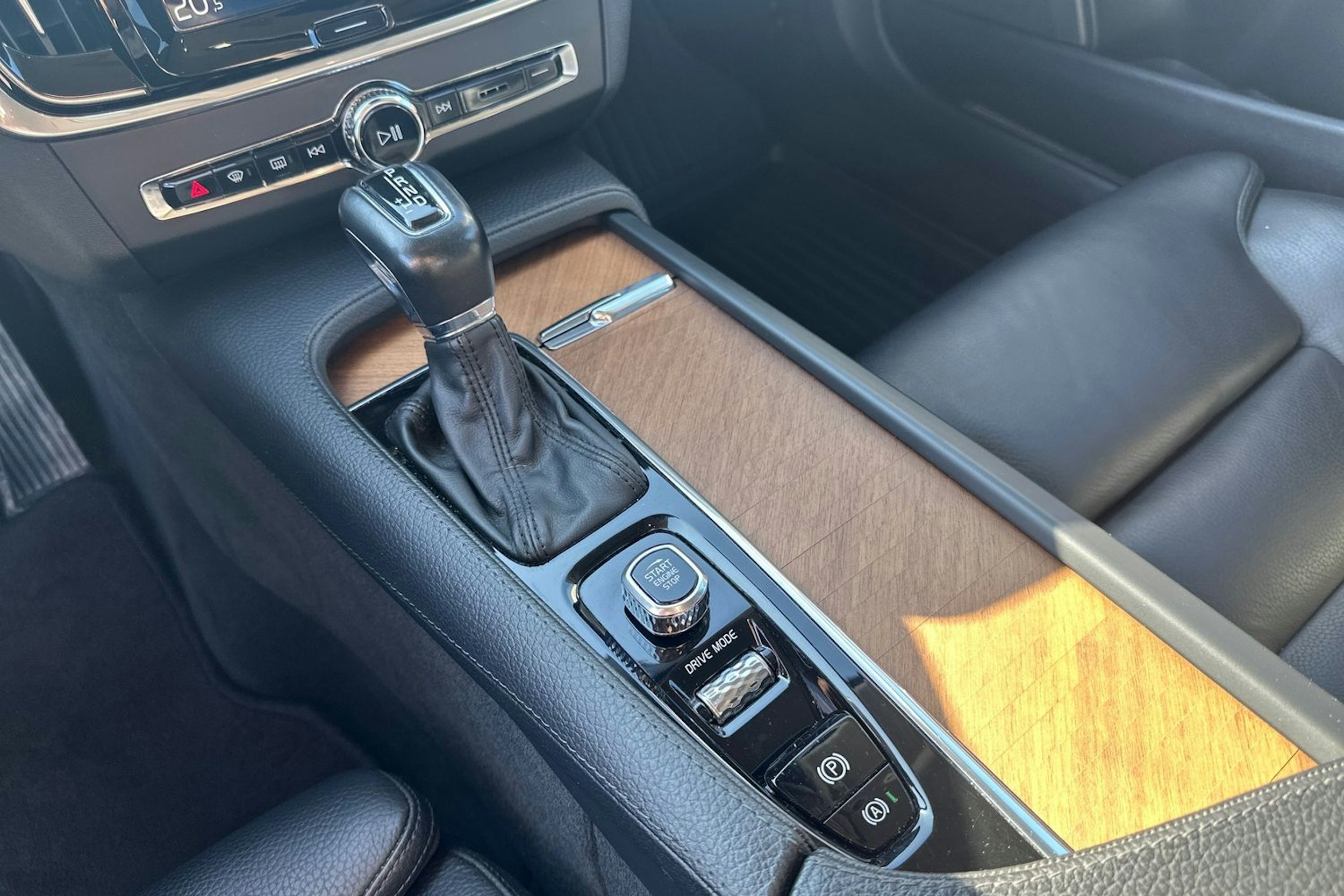 valkoinen Volvo V90 2018 kuva 18.