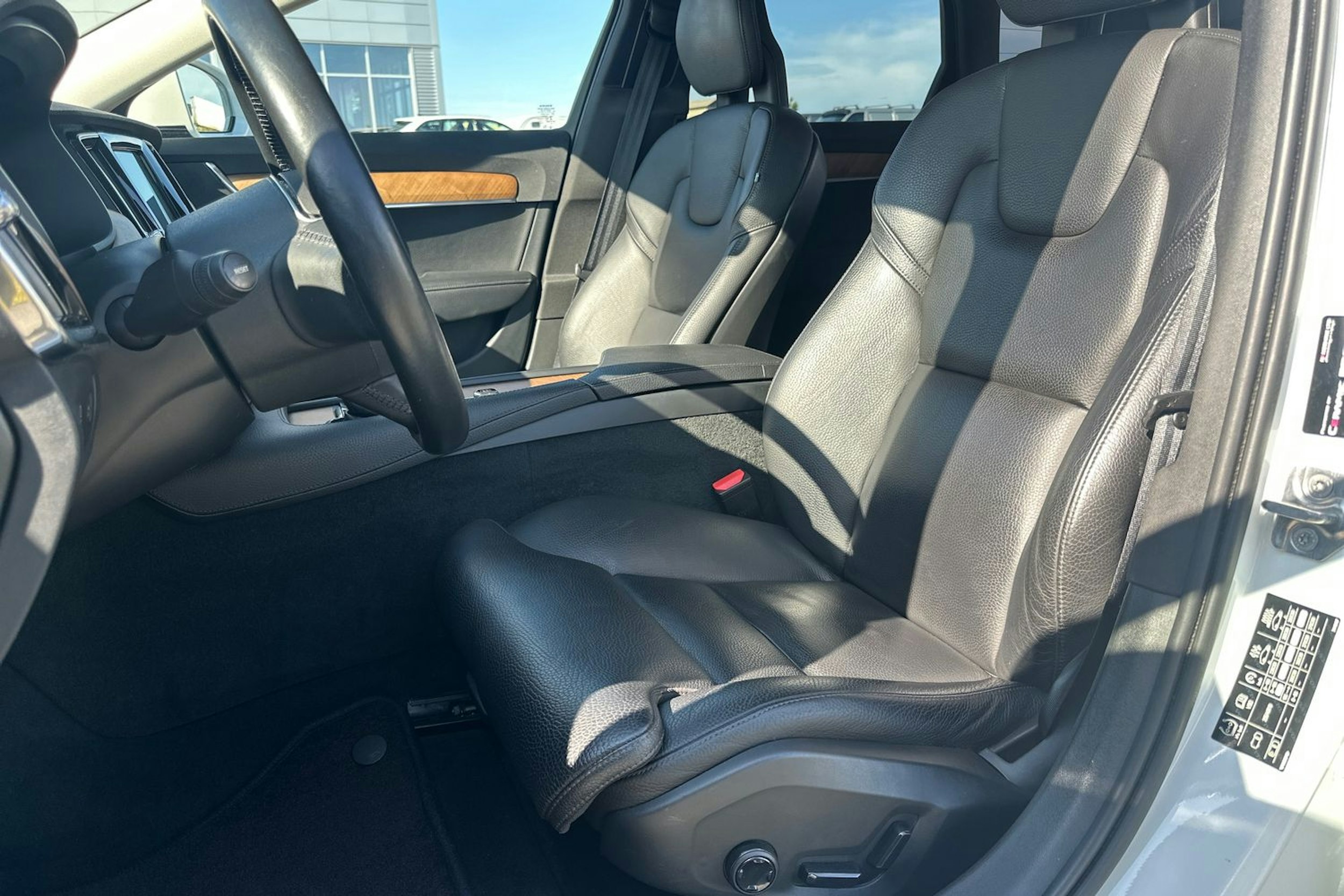valkoinen Volvo V90 2018 kuva 21.